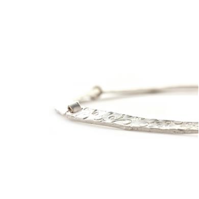collier en argent structuré